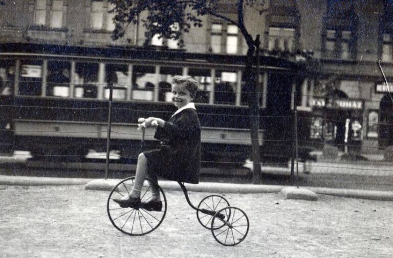 Amikor biciklin ülök….